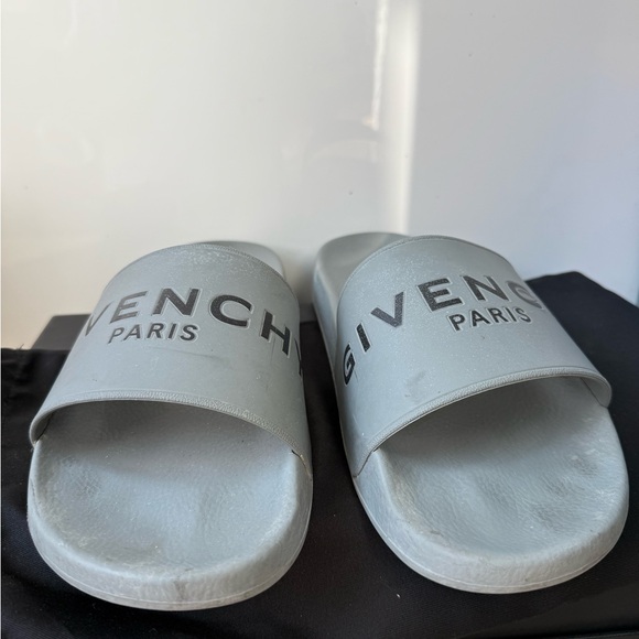 Givenchy Paris Light Gray Pool Slides 🏖️ - Picture 3 of 7